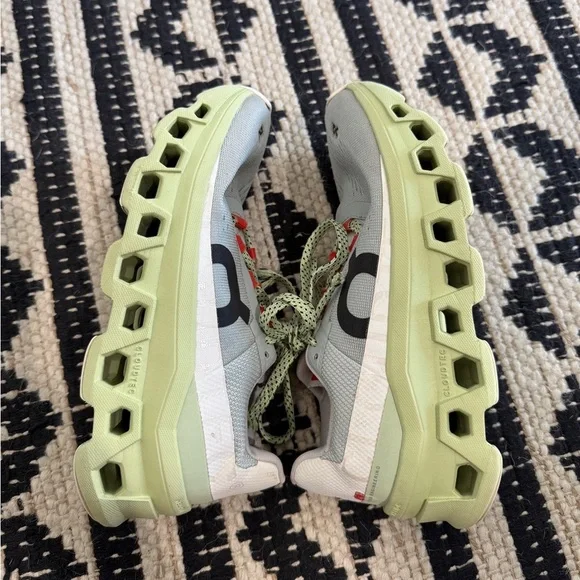 On Cloud Cloudmonster Running Shoes